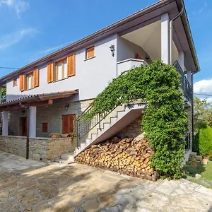 Gostinjska kuća Sveti Leonard, Oprtalj